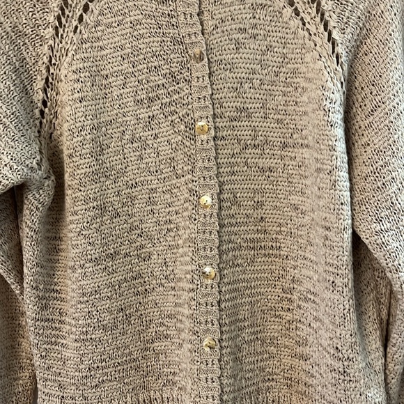 Neutral Color Sweater Great Condition - Picture 4 of 8